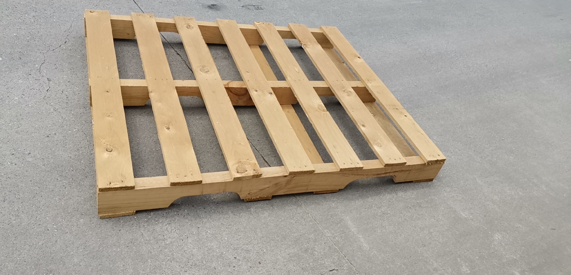 浦城根据材质选择木托盘